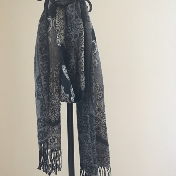 ✅ Scarf - Picture 2 of 2